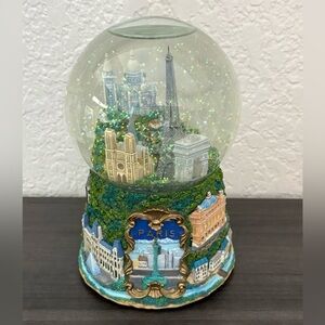 San Francisco Music Box Company Paris France Snow Globe